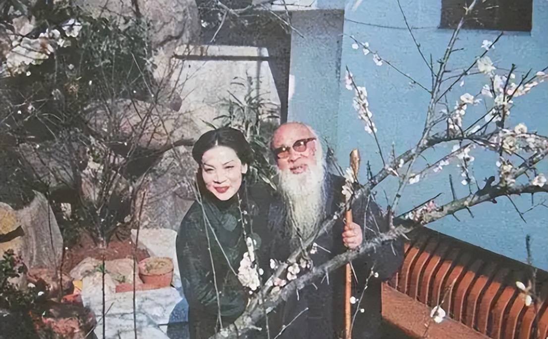 张大千 徐雯波 恋情_ 张大千 徐雯波 留影_张大千后代张轶凡