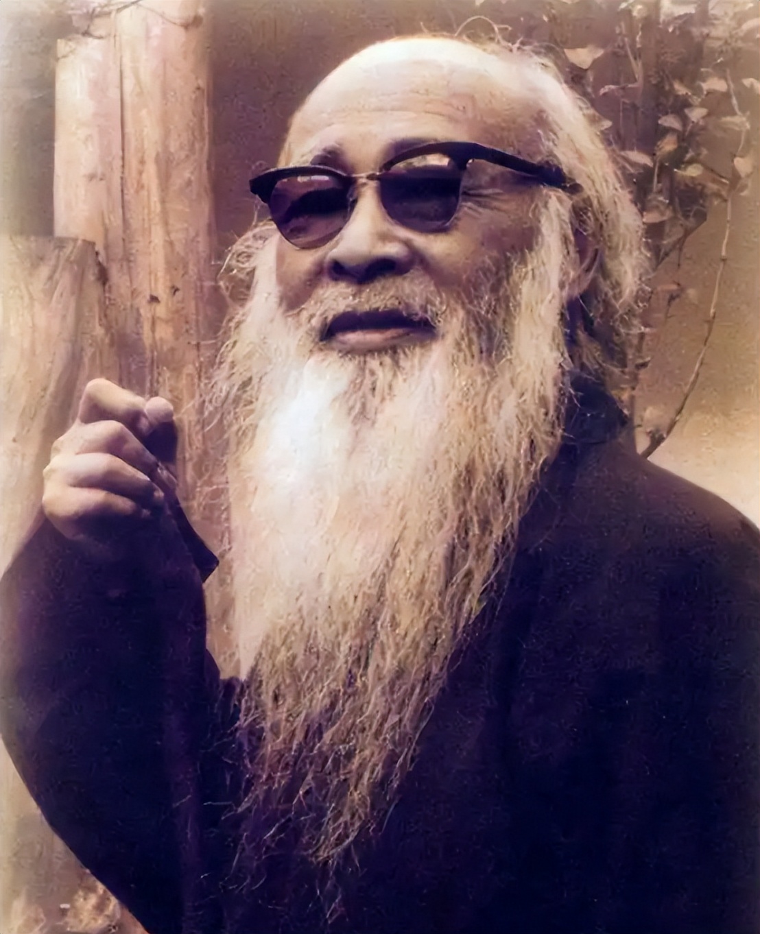  张大千 徐雯波 留影_张大千后代张轶凡_张大千 徐雯波 恋情