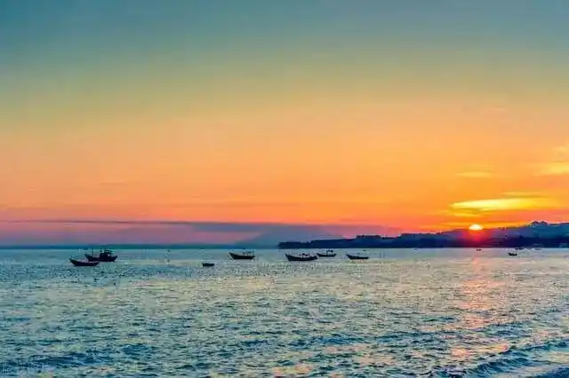 日线底背离选股公式_MACD指标应用_投资心态