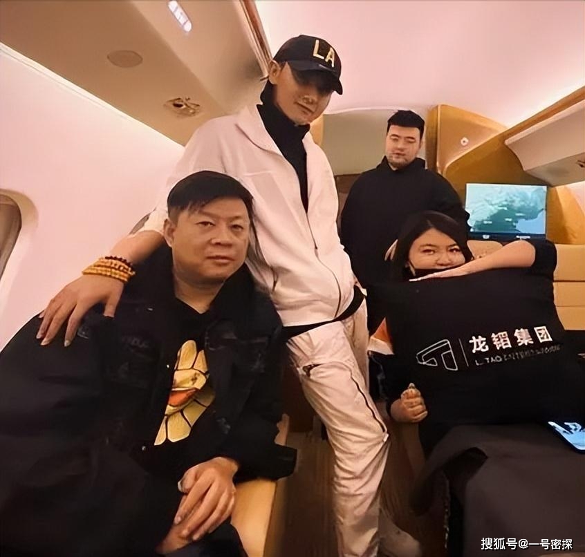 富豪明星创业故事_明星商业帝国_明星理财赚钱之道