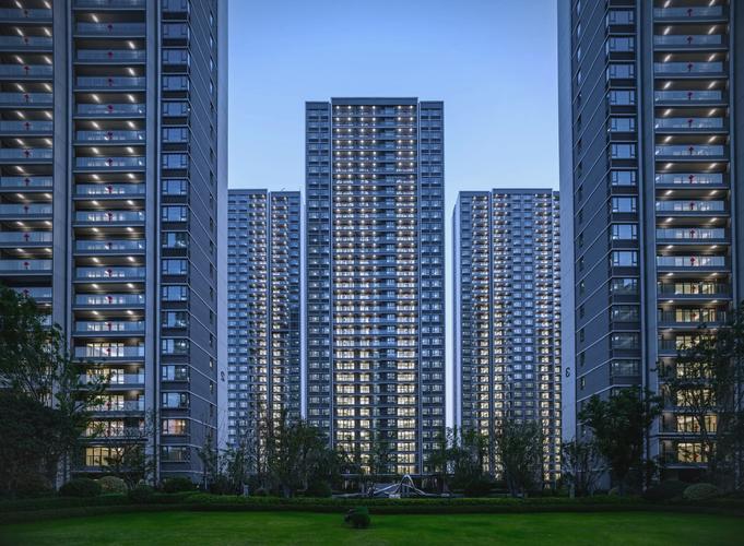 绿城中国介绍：1995年成立于杭州的优质房产品供应商