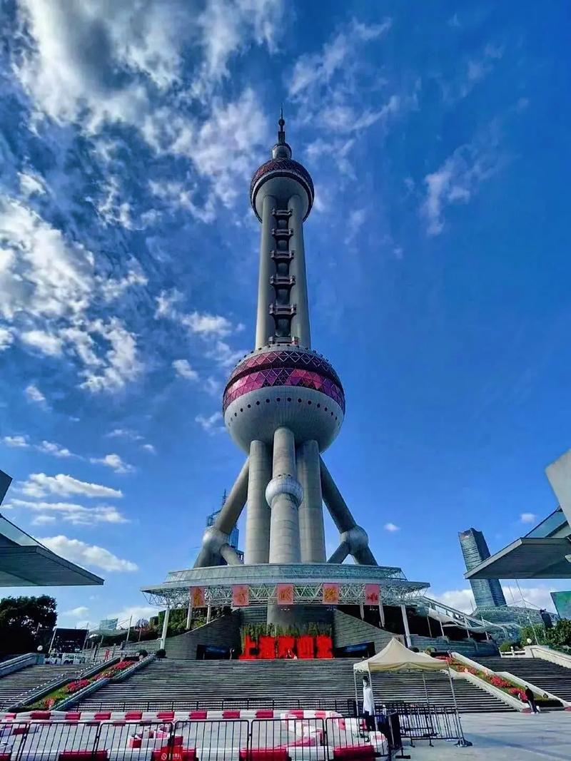 东方明珠过山车_上海东方明珠夜景_东方明珠塔观光层