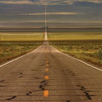 为啥很多人爱选京东？和苏宁易购比，它优势在哪？