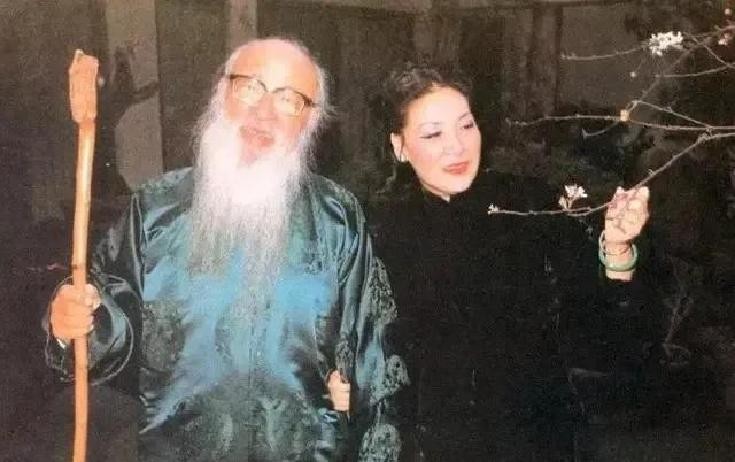 张大千后代张轶凡_张大千徐雯波婚姻故事_张大千四姨太徐雯波生平