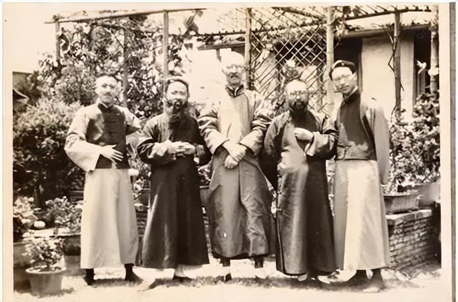 张大千与黄宾虹_张大千仿画事件_张大千后代张轶凡