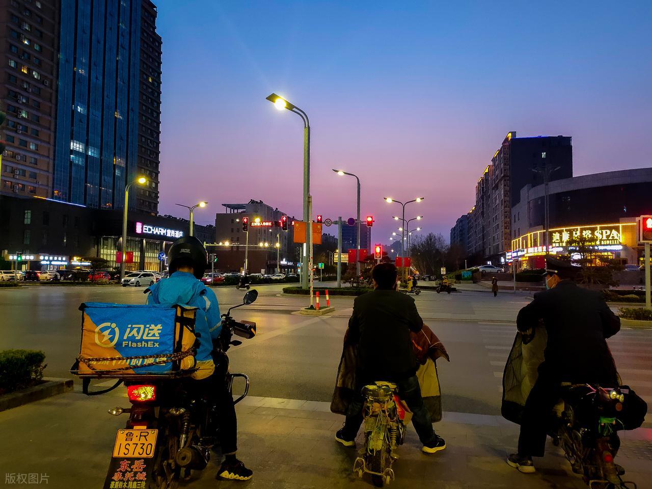 1万元以下投资项目_职场技能产品化变现零投入_副业快速变现摆脱负债