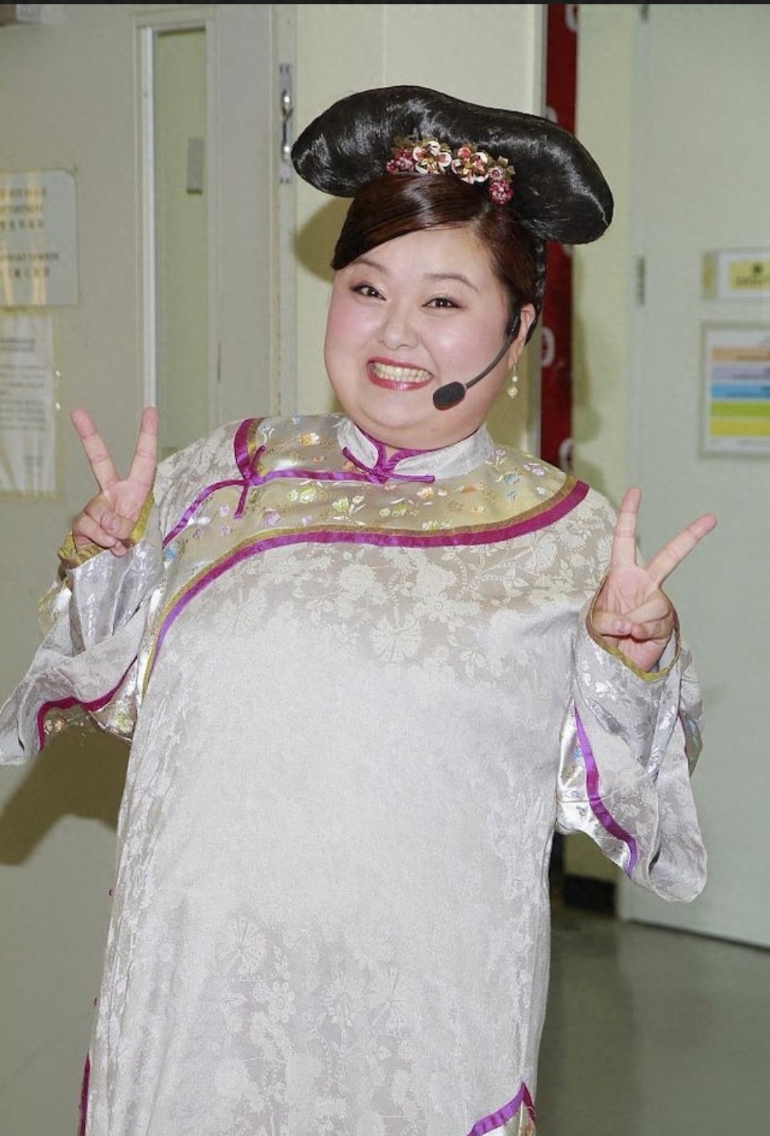 TVB另类宅男女神体重260斤。现在她已经成功减掉100斤，又恢复了可爱的形象。